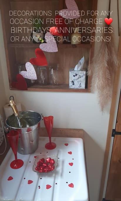 Anglesey New Modern Shepherds Hut With Spa Hot Tub Gwalchmai Buitenkant foto
